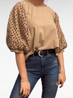 Gibson & Latimer Eyelet Puff Sleeve Blouse